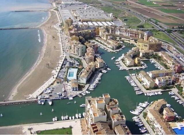 Privatunterkunft Valencia With Private Bathroom Coliving Port Saplaya